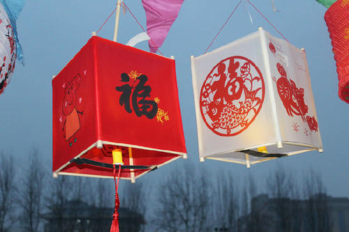 描寫(xiě)燈會(huì)的古風(fēng)句子