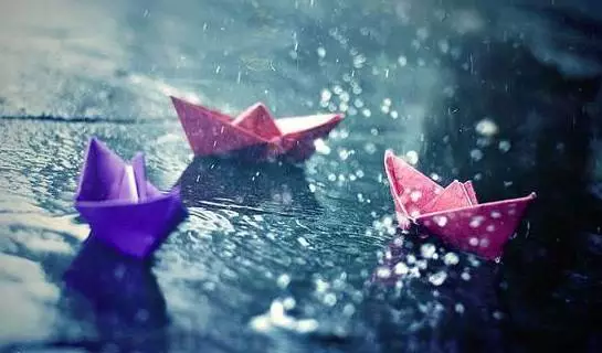 下雨了想發(fā)個朋友圈 雨天發(fā)朋友圈的句子